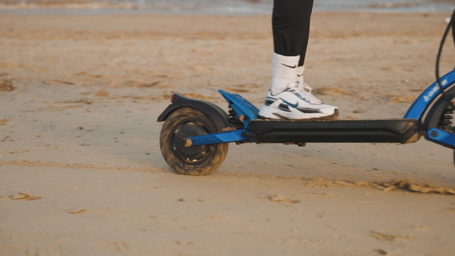 Kaabo Mantis X Plus electric scooter performance and feature overview video